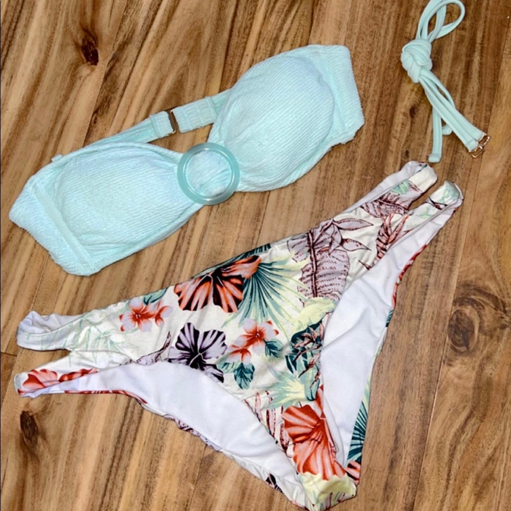 Bikini medium too large bottoms